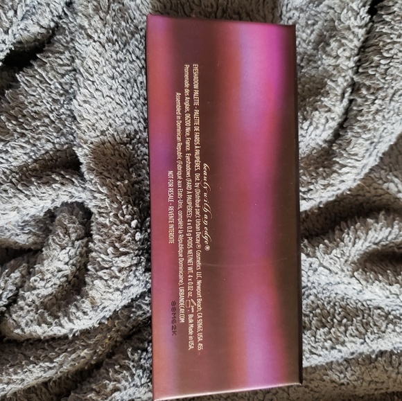 New UD Urban Vices Pallete - Picture 2 of 4